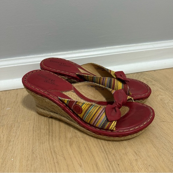 BORN Drilles Red Striped Espadrilles Wedge Mule Open Toe Bow Sandals Size 7 - Picture 3 of 8